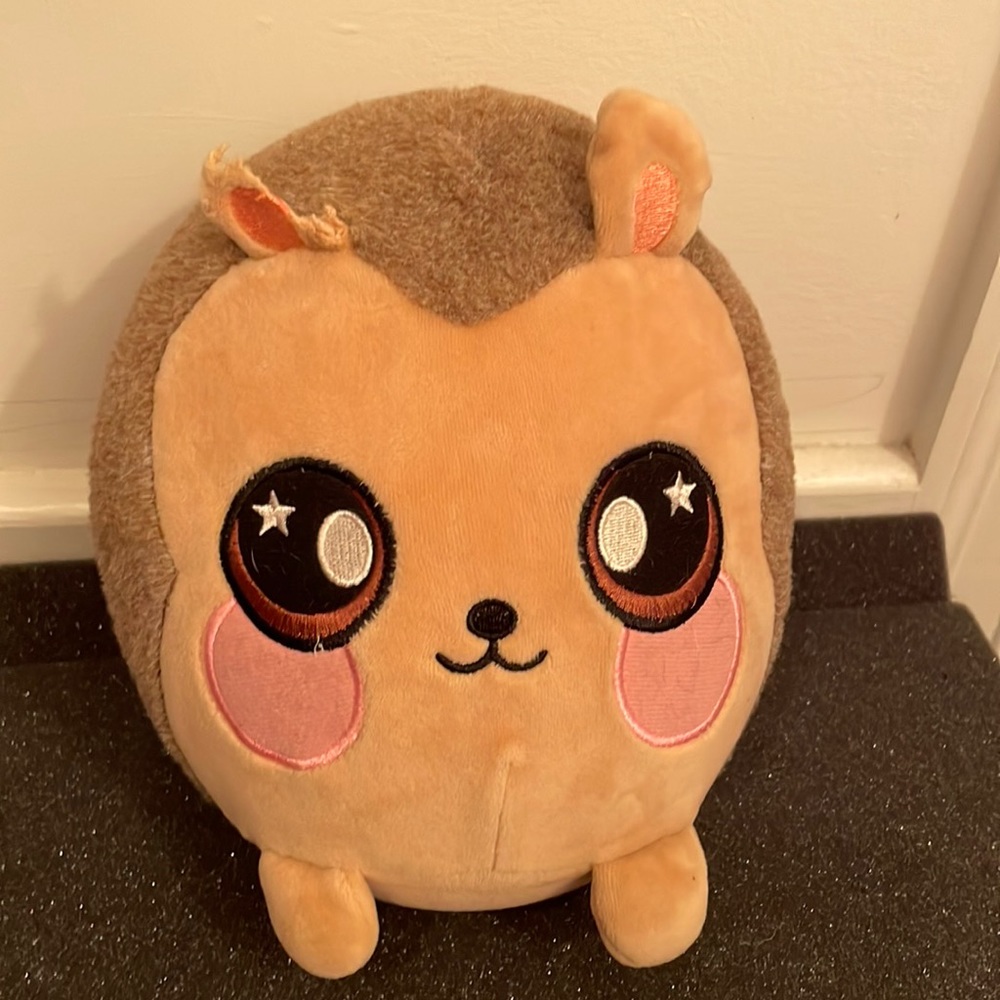 Squishamals, 8” Hedgehog I think